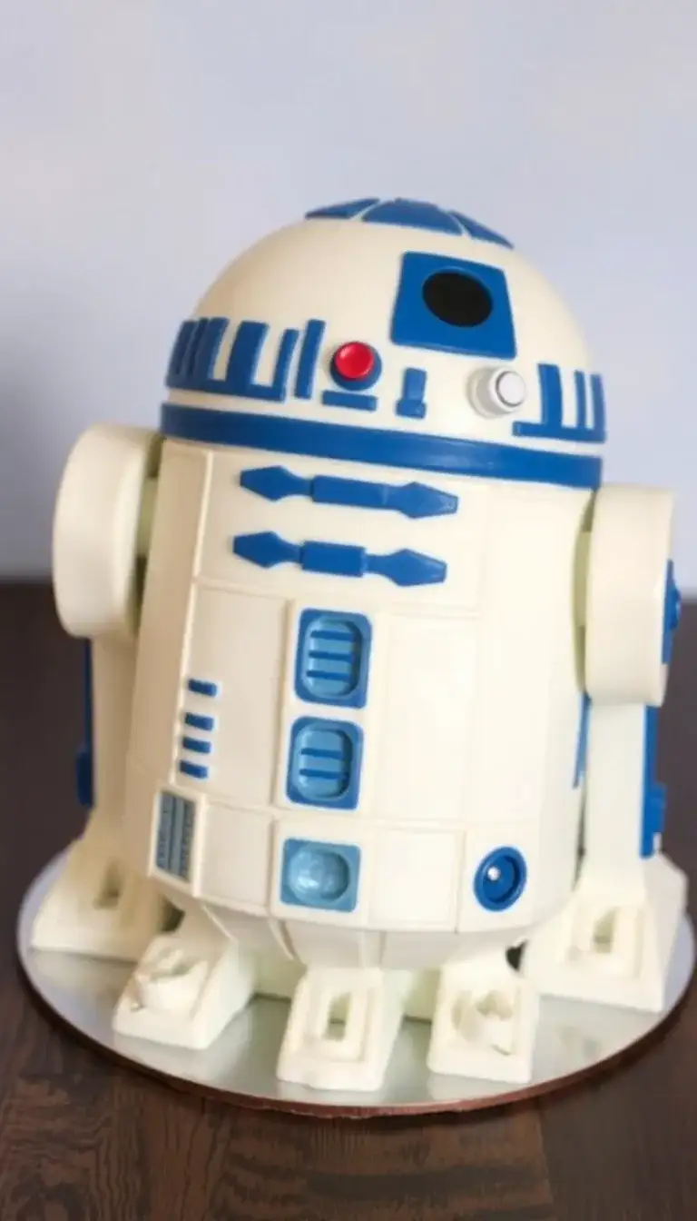 R2-D2 Blue Velvet Cake2.webp
