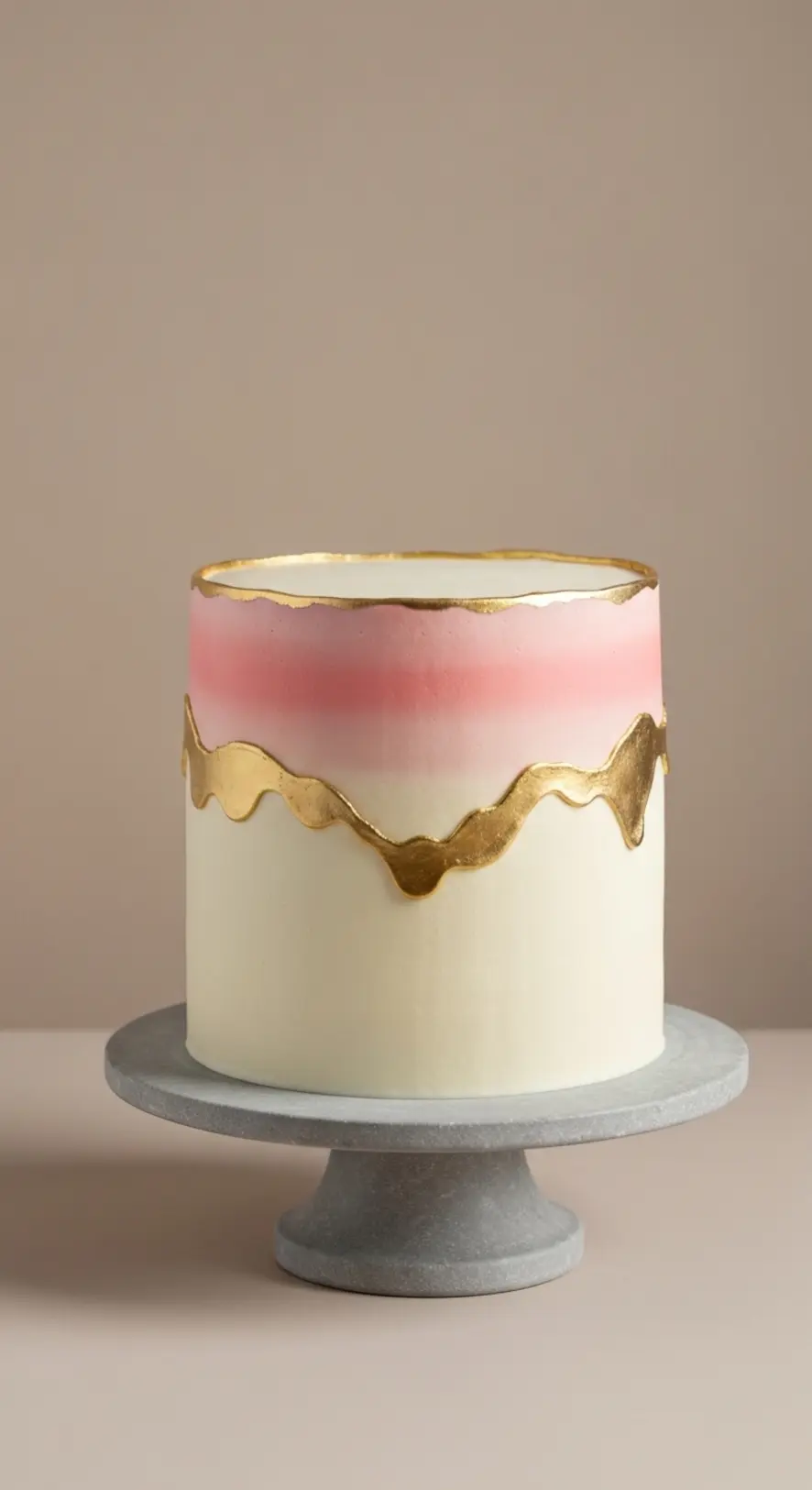 Fine Gold-Dipped Edge Cake
